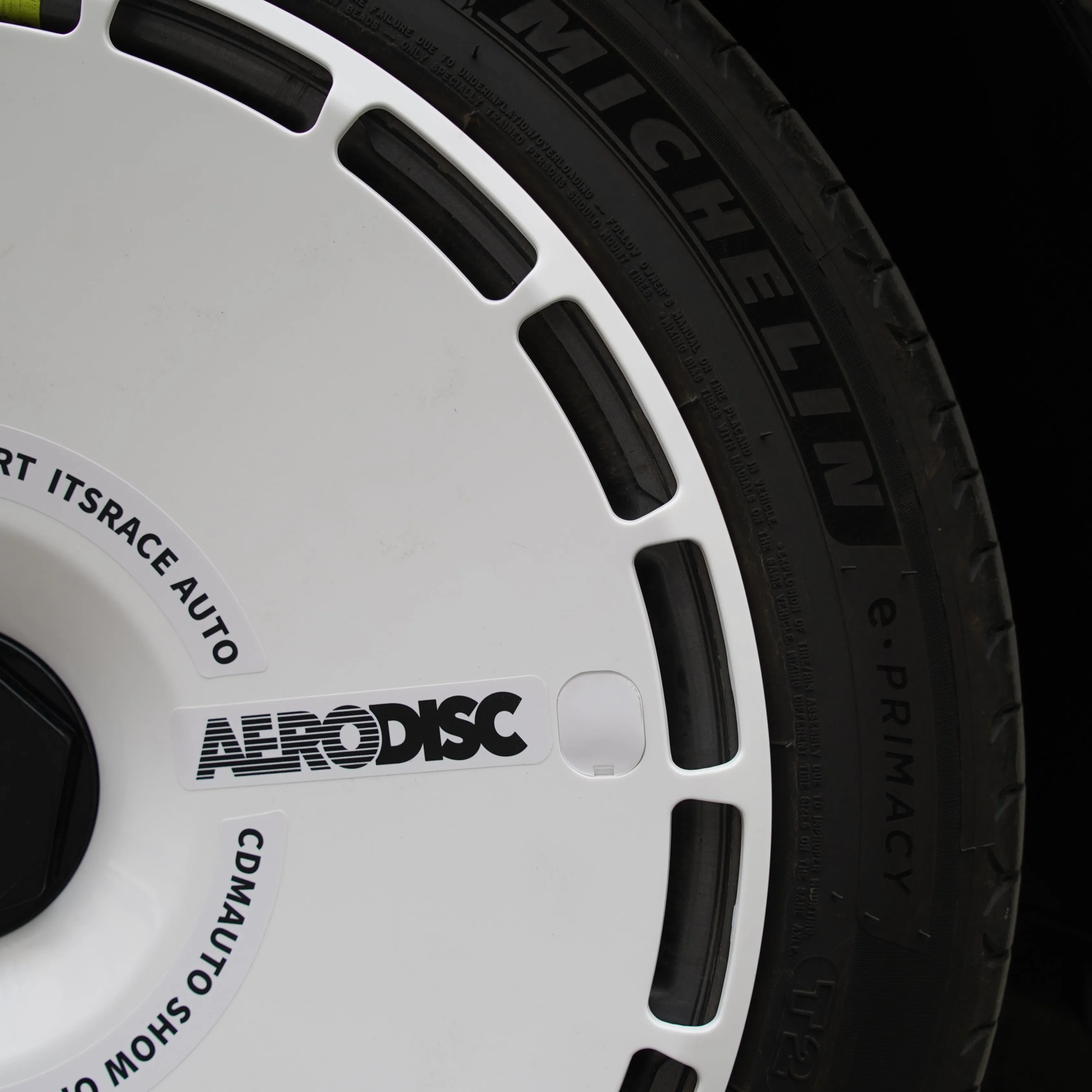 Aero DISC Wheel Covers for Tesla Model Y / Model 3 Highland