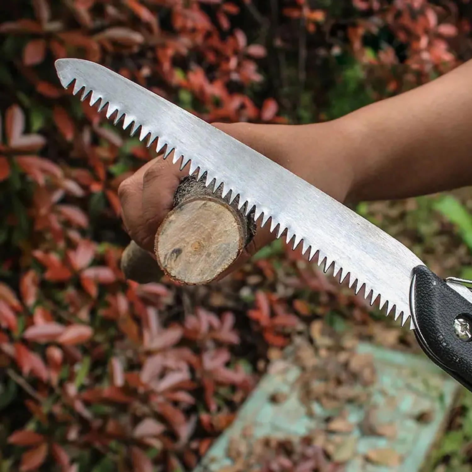 Compact Folding Saw - Perfect for Camping and Gardening